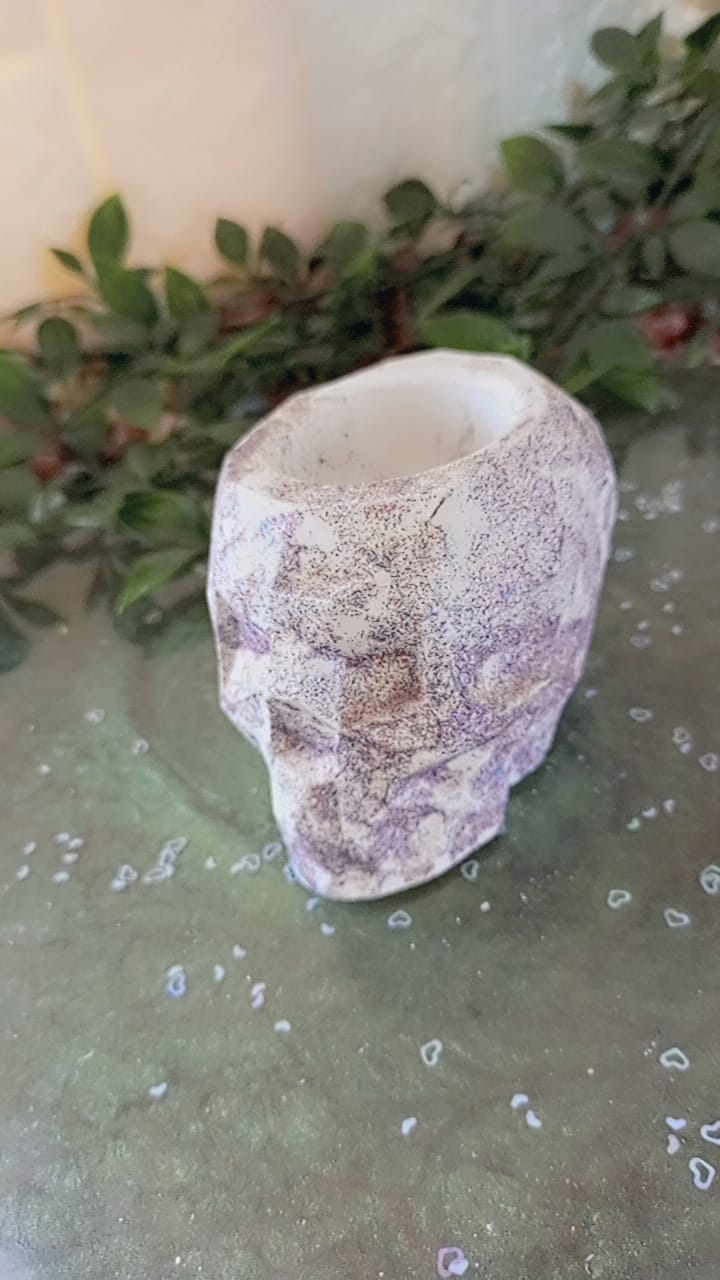 Skull Shape Vase - Crafters Blend